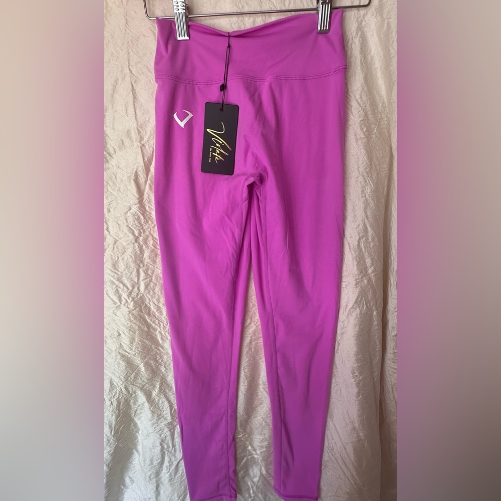 Vibrant Pink Leggings with Smooth Texture